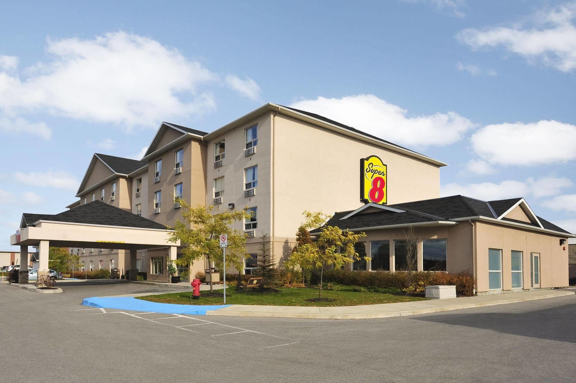 Super 8 By Wyndham Barrie South Hotel Ngoại thất bức ảnh